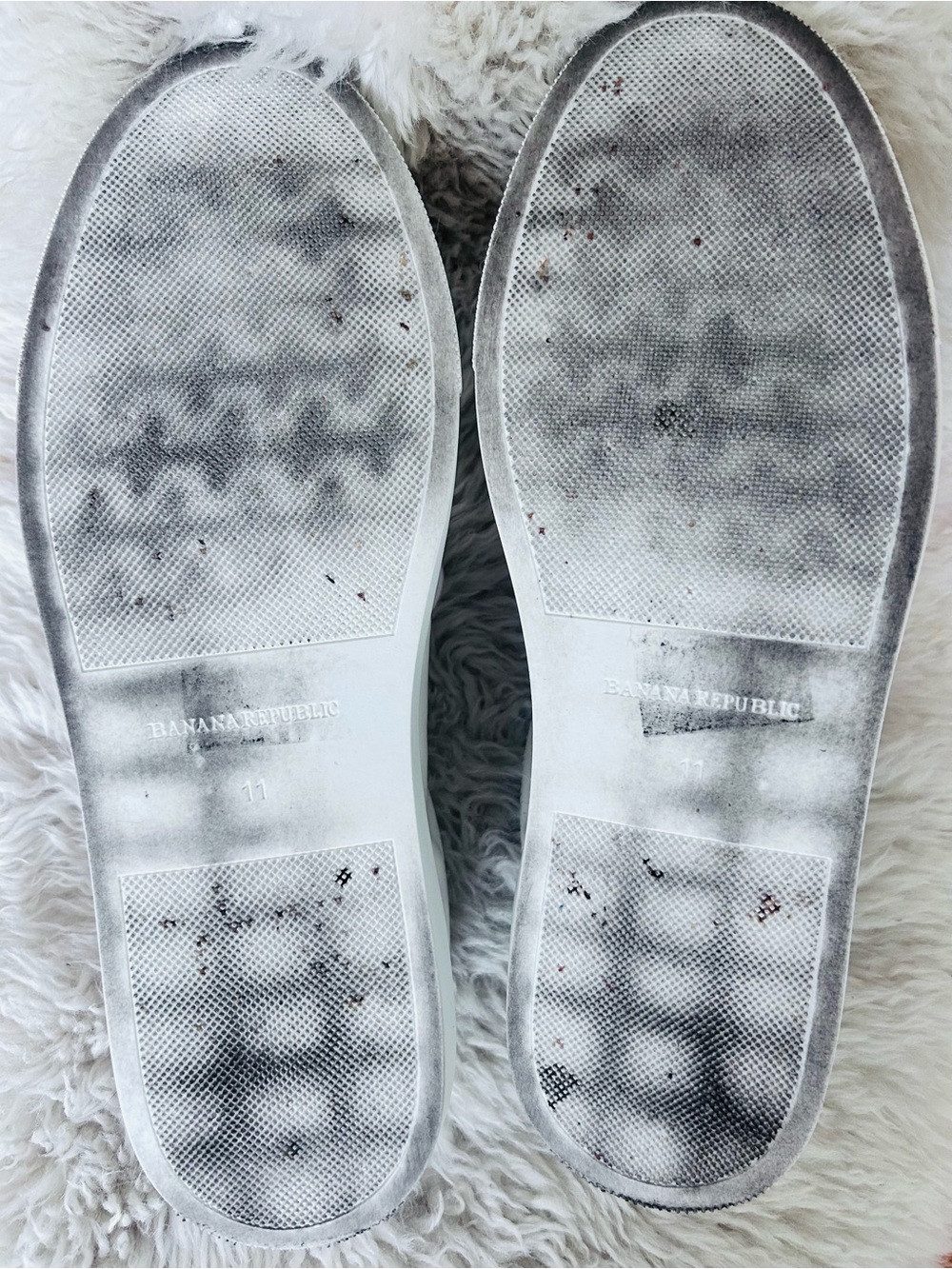 Banana Republic Men's White Vegan Low-Top Sneaker - Picture 11 of 12